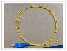 Pigtail de fibra óptica SC APC simplex de modo único con diferentes tipos de conectores disponibles