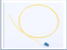 Pigtail de fibra óptica SC APC simplex de modo único con diferentes tipos de conectores disponibles