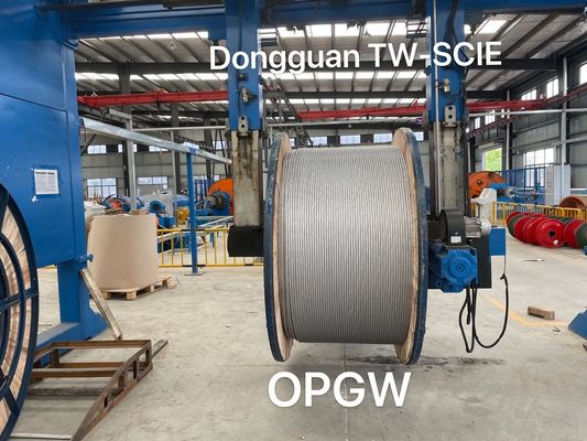 Cable de fribra óptica al aire libre de GYXTW para la envoltura externa del sistema SM PE de la red de área local